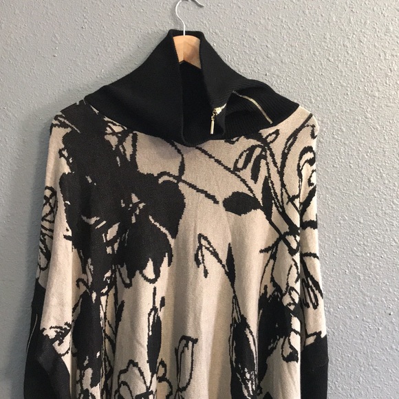 Women Turtleneck Sweater - Picture 3 of 8